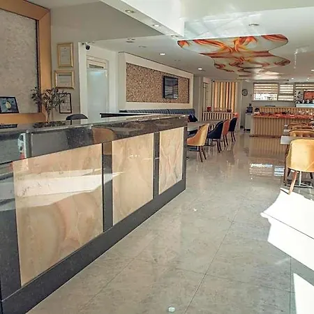 Hotel Mandalin *
