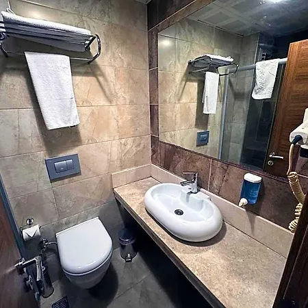 Hotel Mandalin *