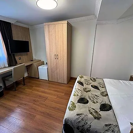Hotel Mandalin *
